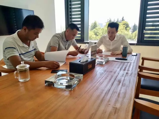 熱烈祝賀蕪湖鳩江孫總、潘總簽約創(chuàng)綠家！