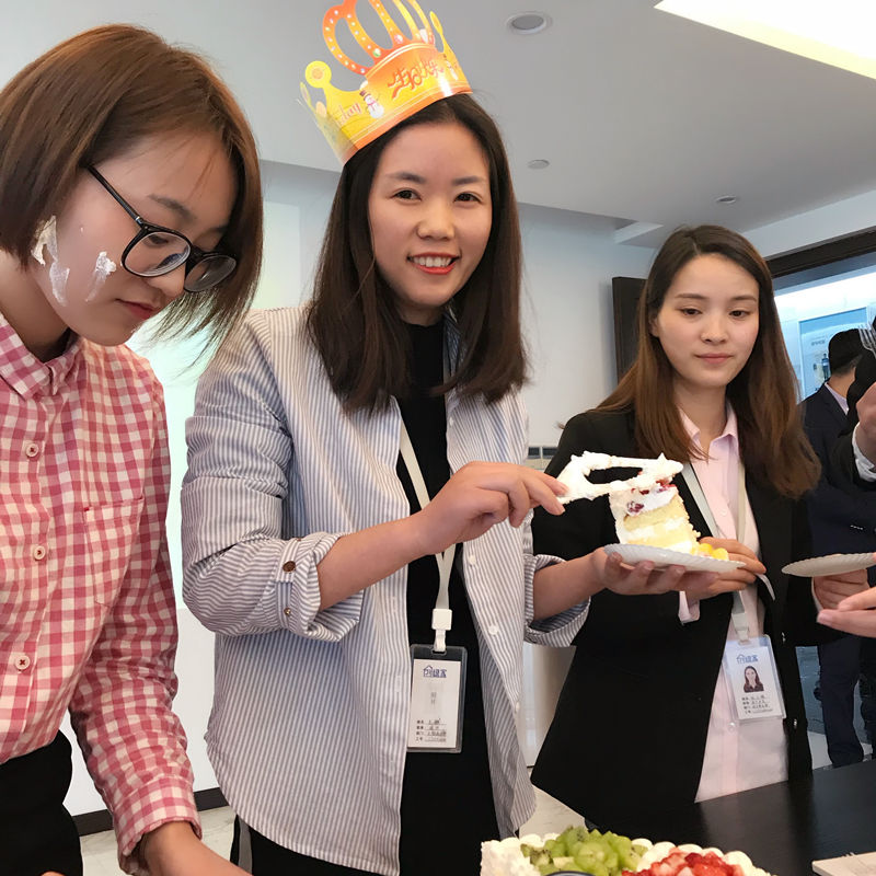 【4月生日會(huì)】業(yè)務(wù)很硬核，而我們只是甜美小公舉