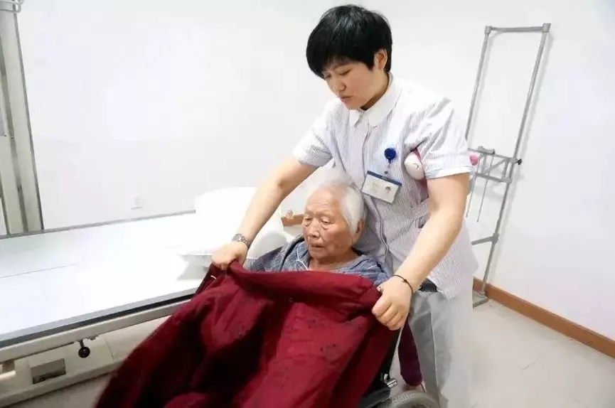 青春是用來(lái)奮斗的，除甲醛的青春最美麗！