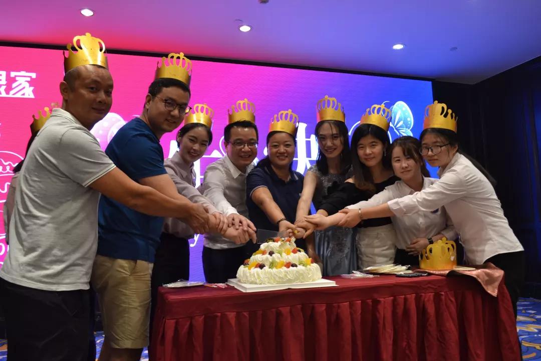 創(chuàng)綠家環(huán)保2018年中工作會議暨5周年慶典圓滿結束！