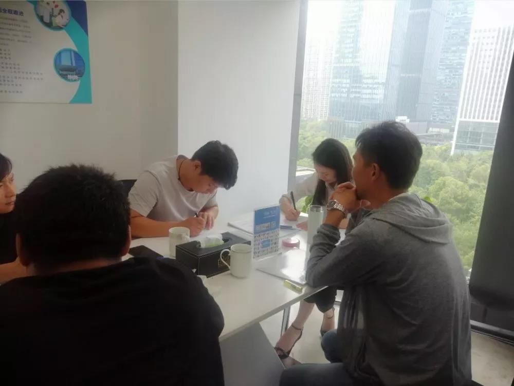 熱烈祝賀張總、宋總、溫總簽約創(chuàng)綠家河南省鄭州市區(qū)級(jí)代理！