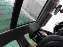 一輛汽車怎么能不受潮呢？