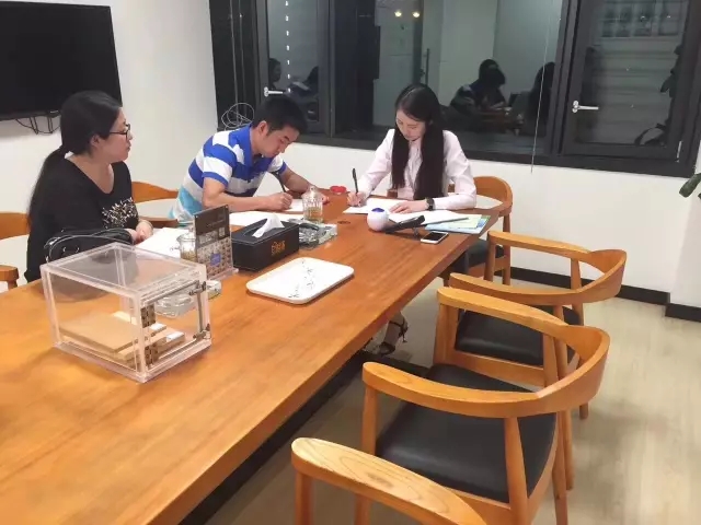 熱烈祝賀南昌經(jīng)濟(jì)開發(fā)區(qū)徐總、聶總夫婦簽約創(chuàng)綠家！