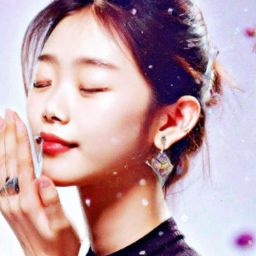 橄欖油的美容護膚功效及適用時機，為你揭秘?。═AGS：橄欖油、美容護膚、白天使用）