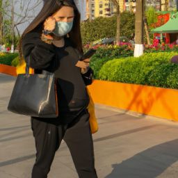 經(jīng)期可以做美容護膚嗎女生：揭秘真相，了解正確的護膚知識！