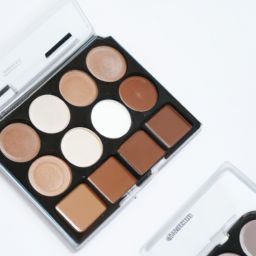 美容護(hù)膚的好處：眼部護(hù)理的重要性與注意事項(xiàng)